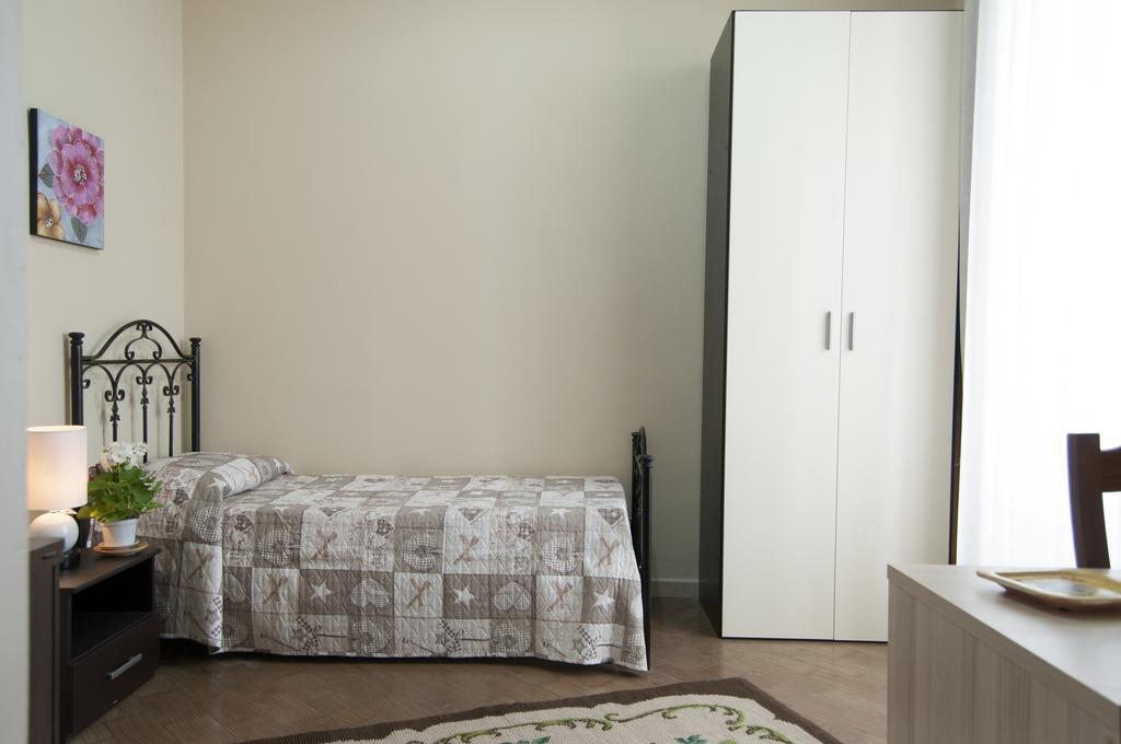 بياتْسا أرمارِنا B&B Villa Roma المظهر الخارجي الصورة